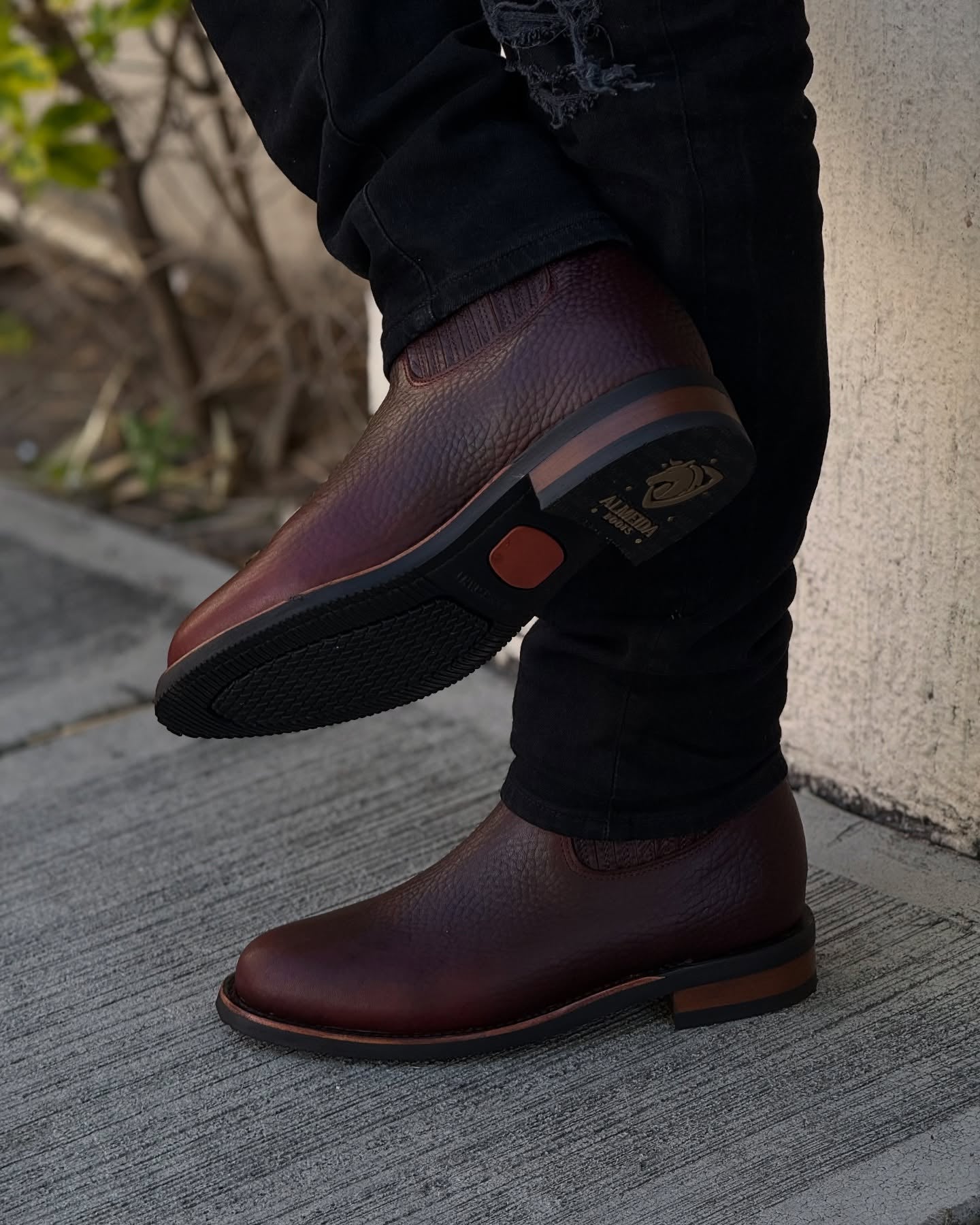 Scratch Resistant Cowhide Cowboy Boots