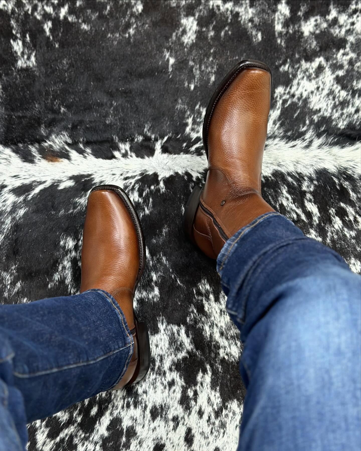 Vintage Texted Knight Boots