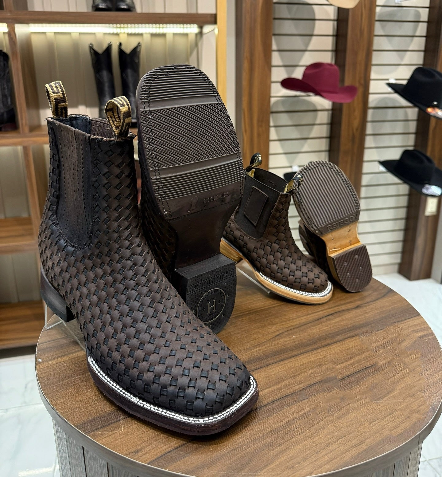 Men's Hand Knit Mesh Boots