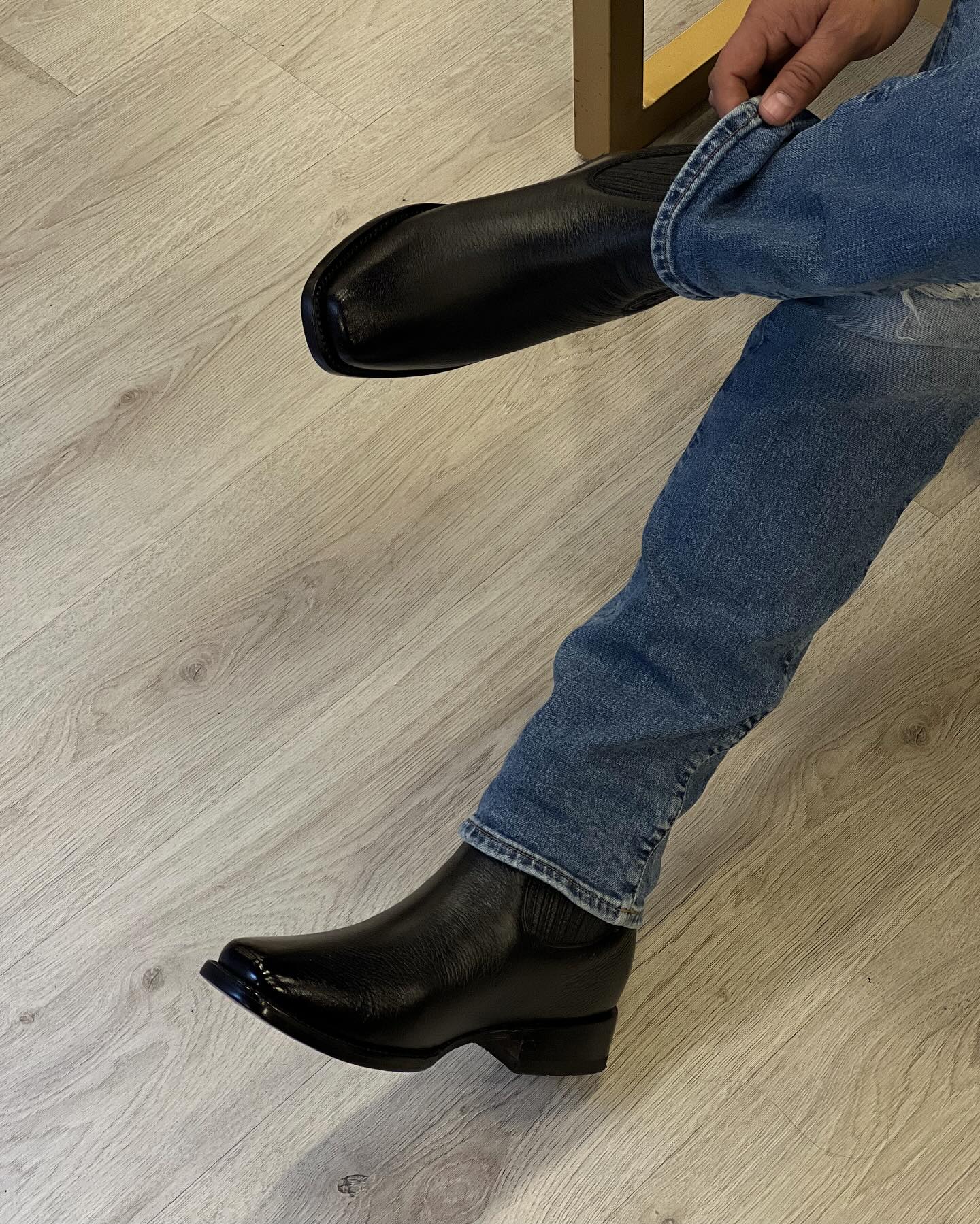 New Handmade Cowhide Boots