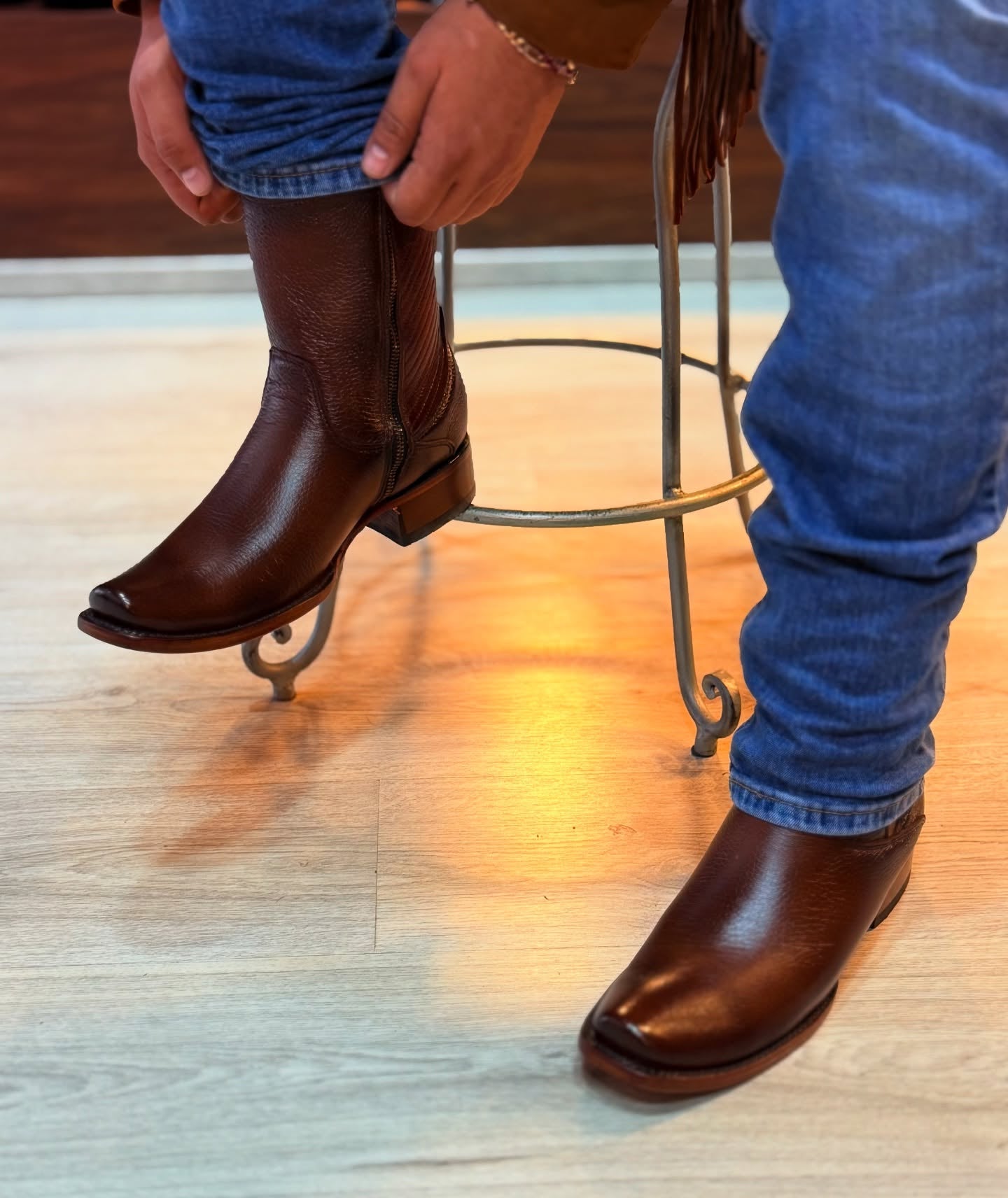 Bulldog Tobacco Boots