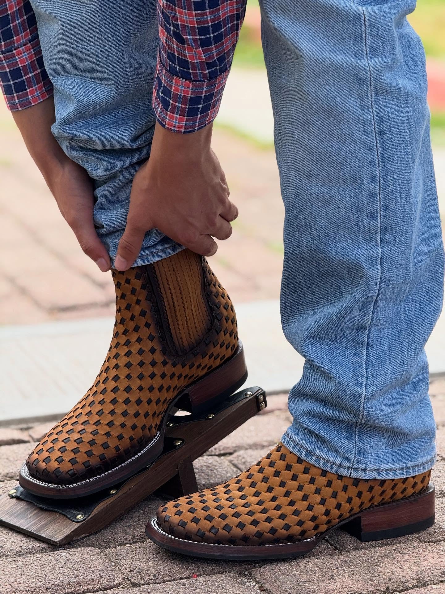 Handcrafted Western Cowboy Boots