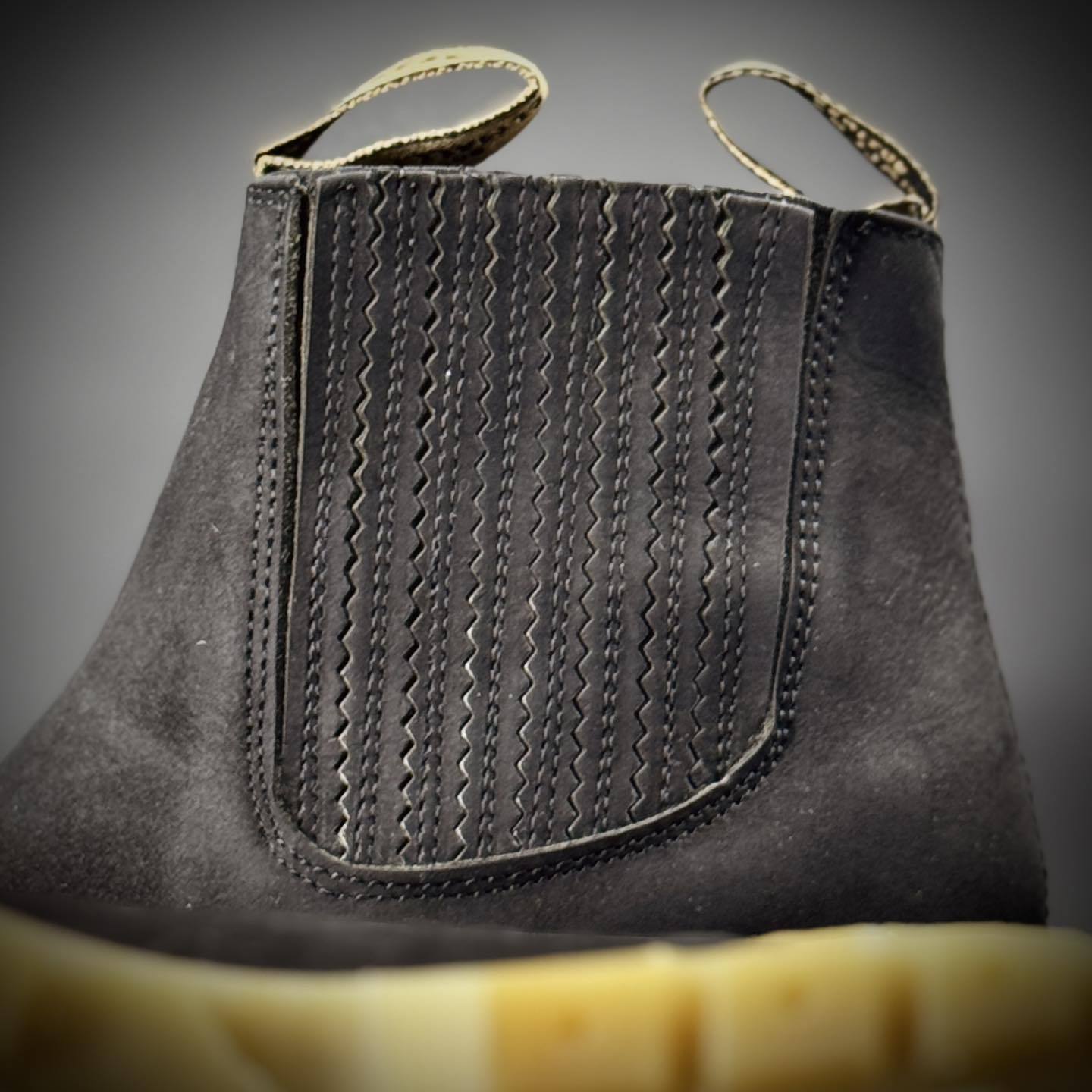 Bulldog Cowhide Boots