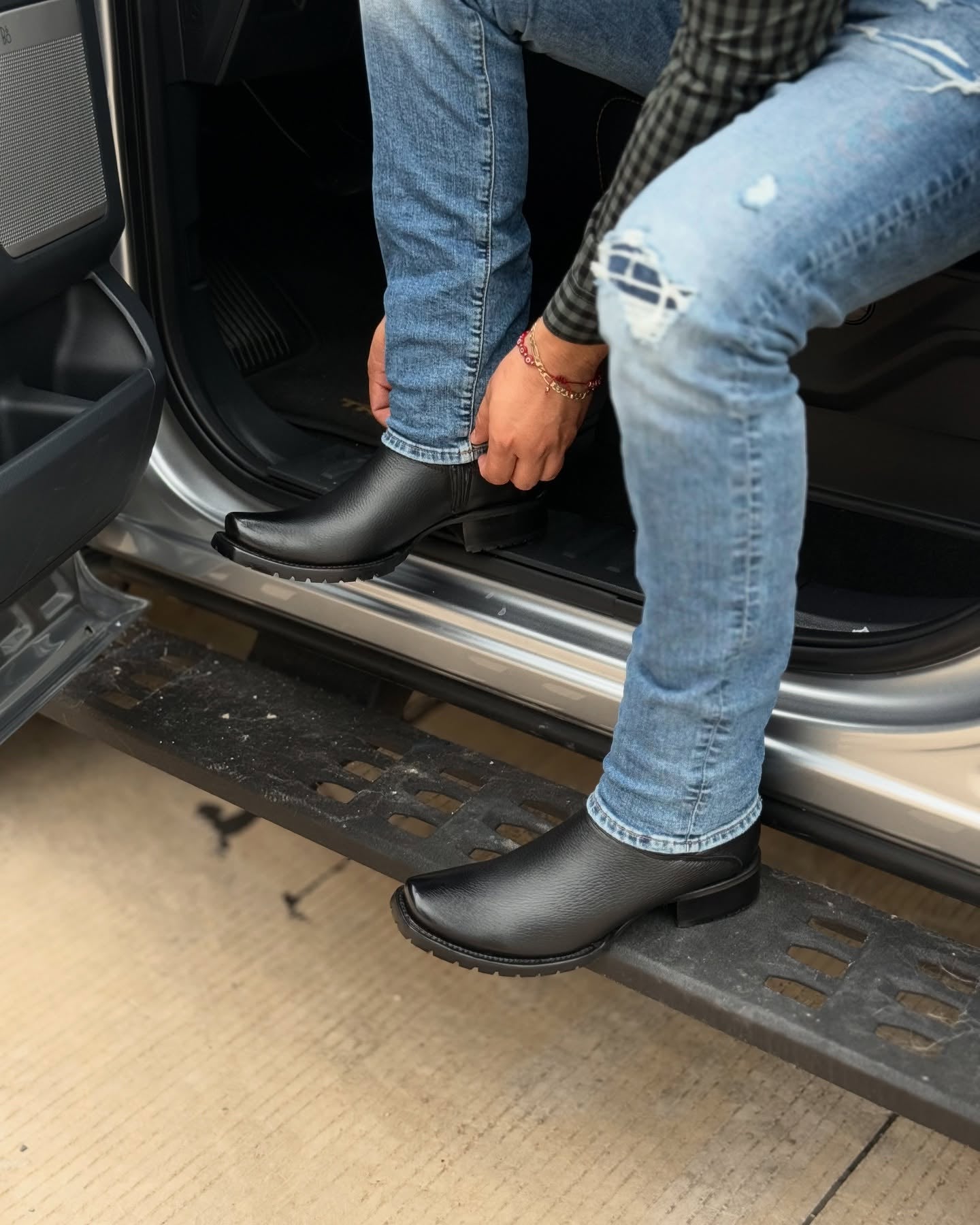 Original Design Cowhide Cowboy Boots