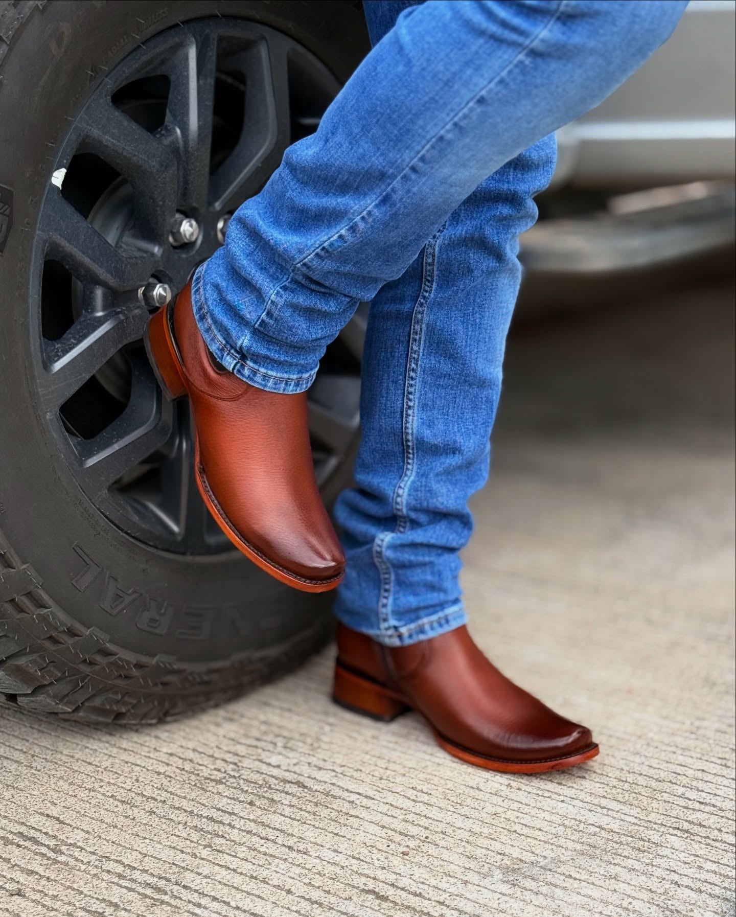 Men's Cowhide Chelsea Boots